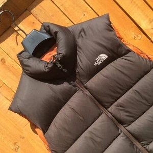THE NORTH FACE 'Nuptse' Goose-Down 700-Fill Brown Gilet | L | DECENT CONDITION - Imagen 1 de 9