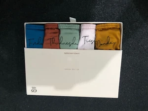 B by Ted Baker Days of the Week Satintangas 5er-Pack Schlüpferset Hose UK 18 - Bild 1 von 10