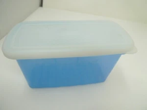 Tupperware #4735A-8 Fridge Smart Mini Storage Container Blue 1 1/2 Cups 350ml  - Picture 1 of 3