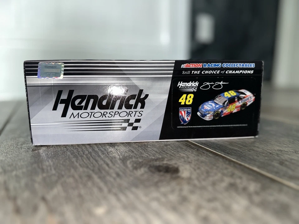 Jimmie Johnson Diecast Car Lowe’s Honoring Our Soldiers 2010 Impala 1:24 NASCAR - Image 1 of 4