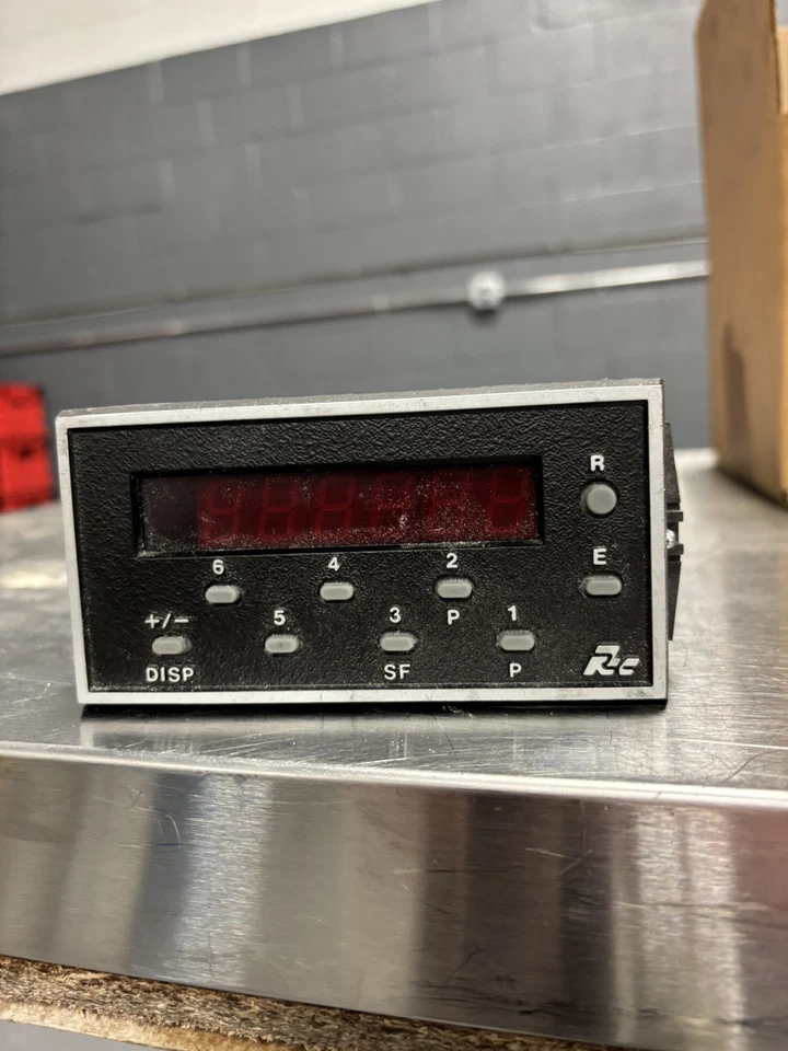 CONTADOR DIGITAL LED RED LION GEM10060 6 DÍGITOS USADO Foto 1 de 3