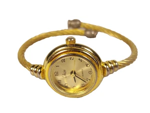 Collezio Gold Tone Watch Stainless Steel Flex Band Works Fresh Battery Runs Well - Picture 1 of 6