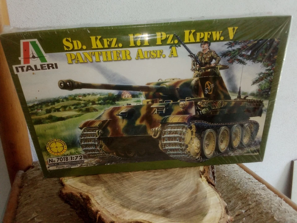model kit n° 7018 Sd.Kfz.171 PZ. KPFW.V Panther Ausf.A  - Immagine 1 di 1