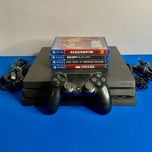 Lot Console PlayStation 4 Pro CUH-7215B avec 4 jeux et manette Sony PS4 1 To - Photo 1/18