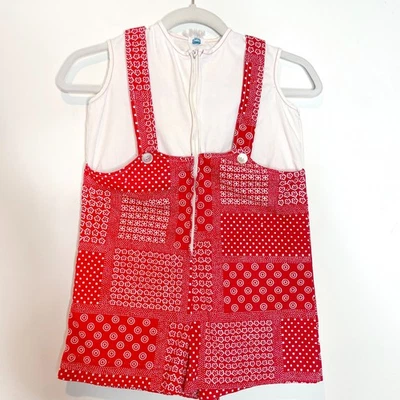 Traje de Juego Vintage Años 70 Niño Pequeño Rojo Retro Bandana Patchwork Mameluco Talla 4-5T Foto 1 de 4