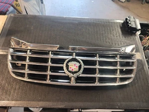 1997- 1999 OEM Cadillac Catera Chrome Grille w Emblem P/N 90496329 - Picture 1 of 6