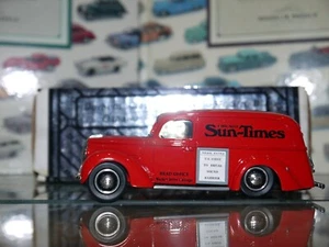 DURHAM CLASSICS 1939 FORD DELIVERY PANEL CAR CHICAGO SUN TIMES MODEL MIB - Bild 1 von 8