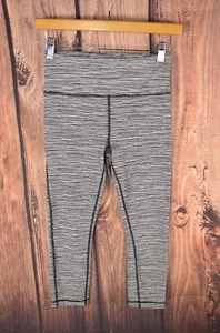 Athleta Ultimate Linear Lines Capri Tight Leggings Gym Crop XS 531307 - Imagen 1 de 10