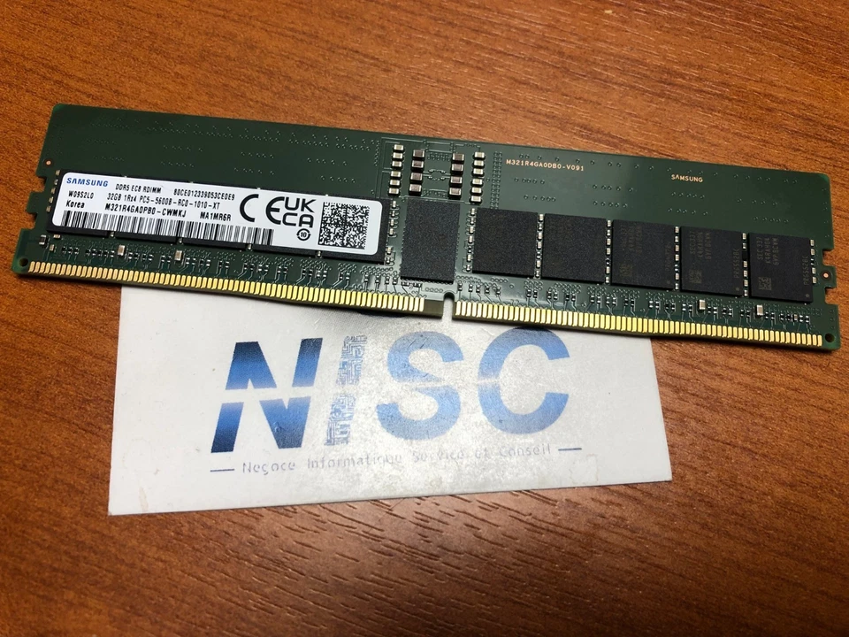 SAMSUNG - RAM 32 Go DDR5 Ecc Reg 1Rx4 PC5-5600 - Immagine 1 di 1