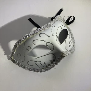 White & Silver Masquerade Mask Costume Ball Prom Halloween Valentines Party - Picture 1 of 6
