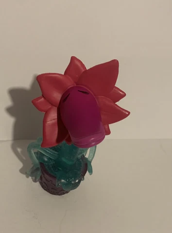 Disney Vampirina GLOWTASTIC PENELOPE Venus Fly Trap Plant-Figure Toy Cover