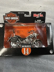 Maisto 1:18 Die Cast Harley Davidson 1993 FLSTN Heritage Softail Nostalgia Bike  - Picture 1 of 2