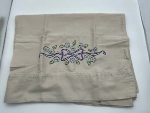 Embroidered Pillow Cases 28x18 Light Grey With Purple Flowers (2) New - Bild 1 von 4