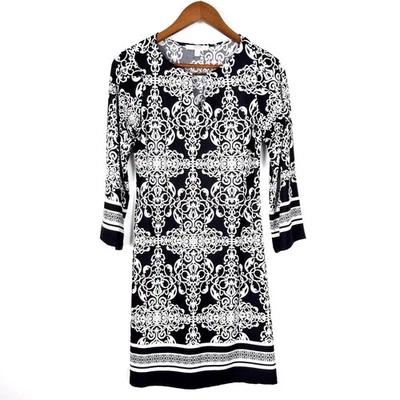 Vestido Haani Petite Estampado Floral Elastizado Dividido Cuello en V Manga 3/4 Negro Talla PS Foto 1 de 4