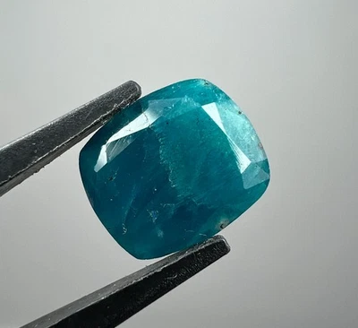 Piedra preciosa de corte HAUYNE verde azulado fluorescente rara de 2,70 quilates @Afganistán Foto 1 de 4