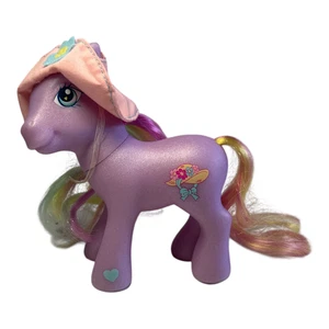 G3 My Little Pony tímido capó Pascua 2007 lila púrpura sombrero pose Beachberry - Imagen 1 de 6