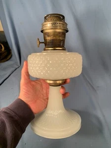 ALADDIN White Quilt pattern Table Lamp Model B-85 B Burner c1937 - Picture 1 of 7