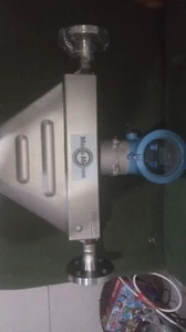MICROMOTION 1700I11ABASZZZ con sensor R100S129NCAASZZZZ DE1" x 300 - Picture 1 of 8