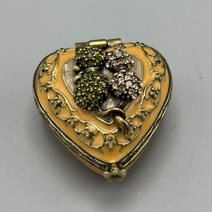 Vintage Heat Shaped Bejeweled Hinged Trinket Boxes Magnetic Closure with 2 Cats - Picture 1 of 8