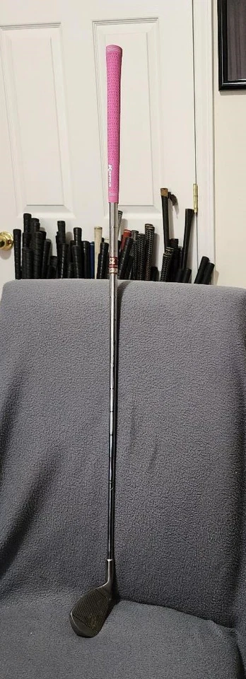 LPGA SQUARE TWO PCX II POWER CAVITY #9 IRON W/NEW GRIP - Image 1 of 4