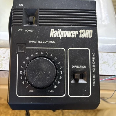 MRC Railpower 1300 AA300 DC Model Train Power Pack Transformer - Image 1 of 4