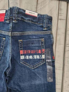 Tommy Hilfiger Boys Relaxed Stretch Jean, Straight size 4 - Picture 1 of 4