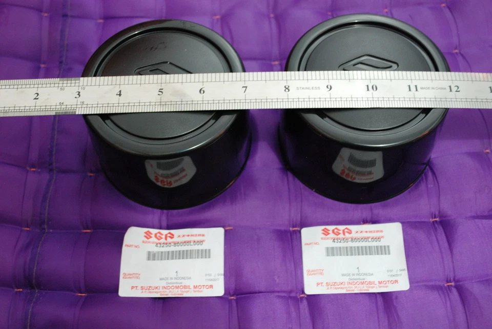 SUZUKI VITARA ESCUDO SIDEKICK SAMURAI JIMNY SIERRA WHEEL CENTER CAP GENUINE 2X - Image 1 of 4