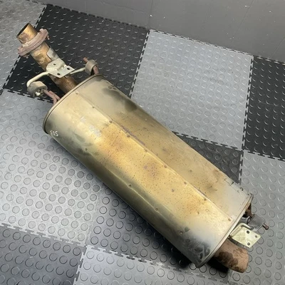 Conjunto de resonador de tubo de silenciador de escape central Infiniti QX80 2011-2017 FABRICANTE DE EQUIPOS ORIGINALES Foto 1 de 4