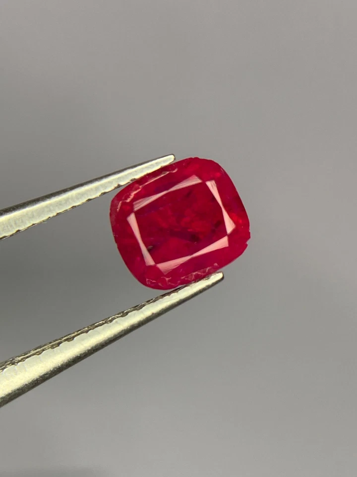 0.90 CT Natural Ruby  Cut Unheated Loose Gemstone Faceted from Afghanistan - Image 1 of 4