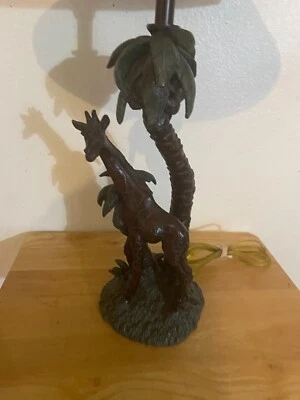 LÁMPARA DE MESA JIRAFA TROPICAL CON PANTALLA Foto 1 de 3