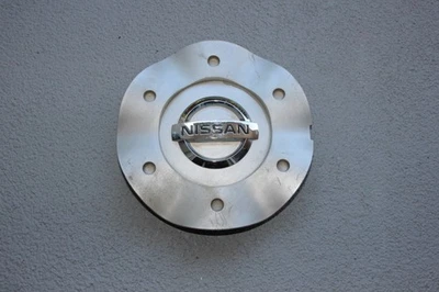 Центральный колпак ступицы колеса 2003-2005 Nissan Murano 40315-CA100 - Изображение 1 из 2