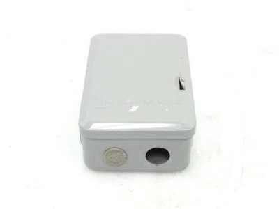 INTERMATIC T104 SWITCH USED - Image 1 of 3