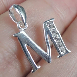 Letra "M" Plata de Ley 925 Sólida Pequeño Dije Colgante Circonita Cúbica Transparente - Imagen 1 de 6
