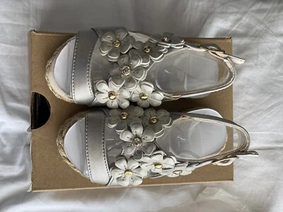 Sandalias Ugg niña talla 7 Foto 1 de 3