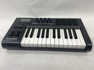 M-AUDIO AXIOM 25 KEYBOARD - Picture 1 of 10
