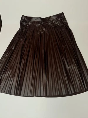 Women’s Zara pleated Maxi Skirt XL brown Faux leather statement piece Twirl - Image 1 of 4