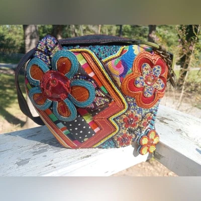 Cartera con cubierta adornada con cuentas MARY FRANCES Foto 1 de 4