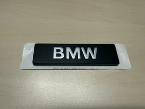 BMW Plakette Schriftzug K26 K27 K28 K44 K48 K52 K61 46547706271 NEU Original ! - Bild 1 von 2