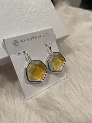 Pendientes colgantes Kendra Scott Vanessa chapados en rodio de latón y vidrio nuevos con etiquetas Foto 1 de 4