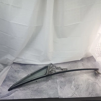 Lincoln C6VB5322222A for 1966-1969 RH Front Quarter Vent Wing Window w Track OEM - Image 1 of 4