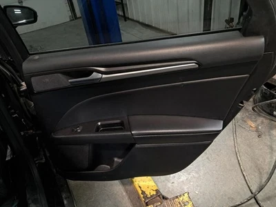 2019 Ford Fusion Rear Right Door Panel Trim Black Used OEM 409765 Foto 1 de 4