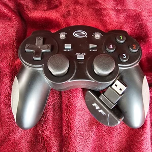 Game-Elements Wireless PC Game Controller GGE910 (no box) - Picture 1 of 7