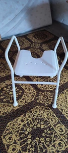 Duschhocker Duschhilfe mit Sicherheitsgriff / Aufstehhilfe - neu - Bild 1 von 2