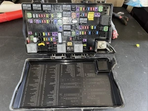 โ
๐2014 Jeep Grand Cherokee 3.6 Fusebox Fuse Box Relay Module TIPM P68137439AD - Picture 1 of 7