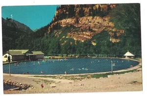 People Enjoying NATURAL MINERAL HOT SPRINGS POOL Ouray CO Colorado Postcard 1957 - Picture 1 of 2
