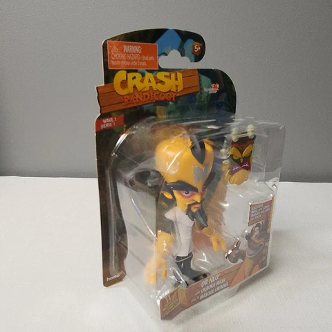 Crash Bandicoot 11cm DR NEO WITH UKAUKA MASK figure - Brand New Cover