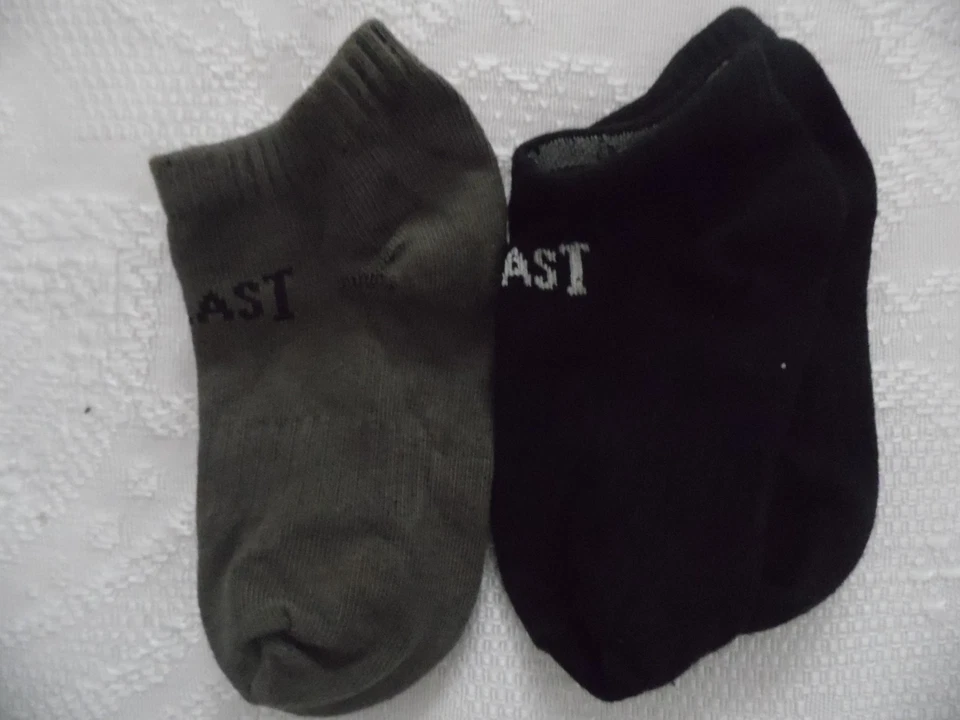 PAQUETE DE 2 CALCETINES DE ENTRENAMIENTO EVERLAST NIÑOS C8-13 TELA TRANSPIRABLE NEGRA/MARRÓN. Foto 1 de 1