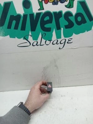 Volkswagen Passat 2002 interruptor de peligro  Foto 1 de 4