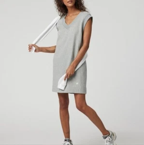 Vuori Sedona Vest Dress Light Heather Grey Athleisure V-Neck Women’s Size M - Picture 1 of 5