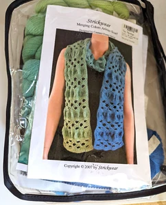 Strickwear Merging Colors Ariso Scarf or Caplet Kit from 8 gradient Merino Lace - Picture 1 of 2